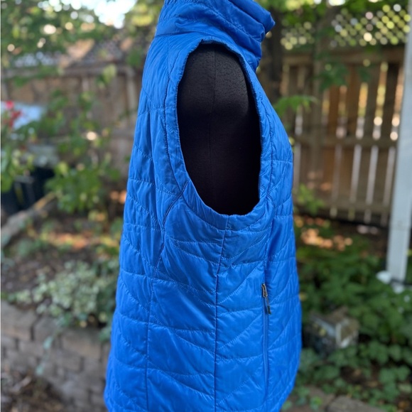 Columbia Quilted Bright Blue Women’s Vest. Size XL. - Picture 6 of 15